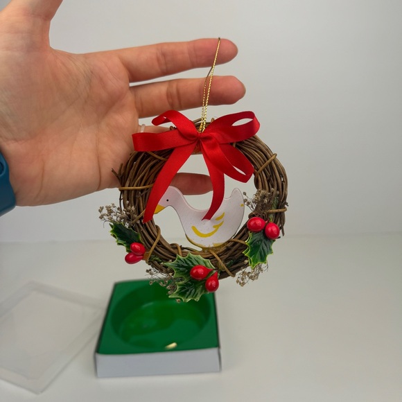 Vtg 1987 Small Wood Wreath Ornament Goose Holly Berries Winter Christmas Holiday - Picture 8 of 10